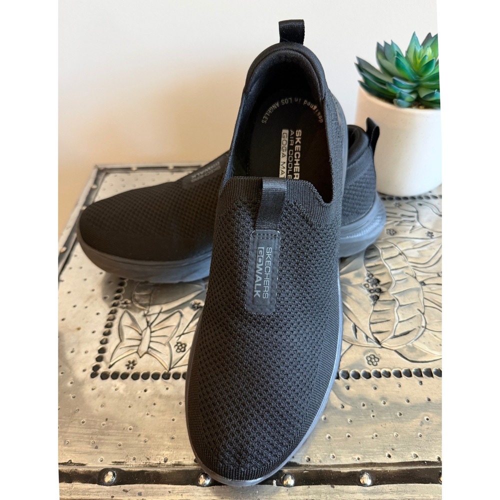 Men's Skechers GoWalk‎ 6 Size 10.5 Stretch Fit Slip on Shoes Black Air Cooled